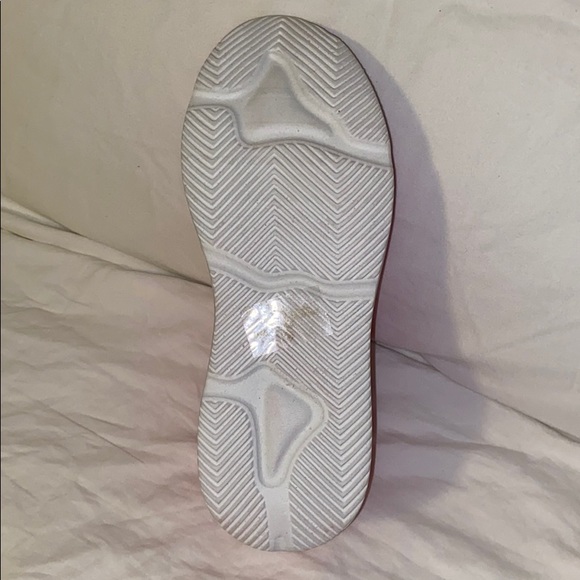 Brand new sneakers - Picture 3 of 4